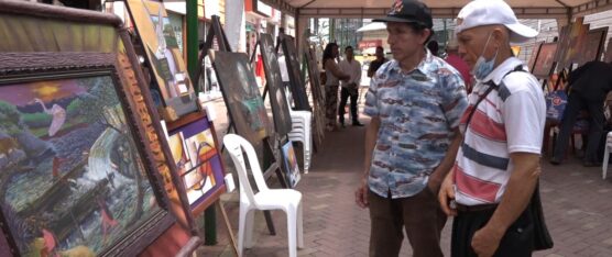 DOCE ARTISTAS REALIZARON UNA EXPOSICIÓN DE PINTURA EN LA CALLE PADRE DOMINICOS