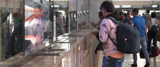 GRAN AFLUENCIA DE PERSONAS SE EVIDENCIÓ EN LA TERMINAL TERRESTRE DE SANTO DOMINGO