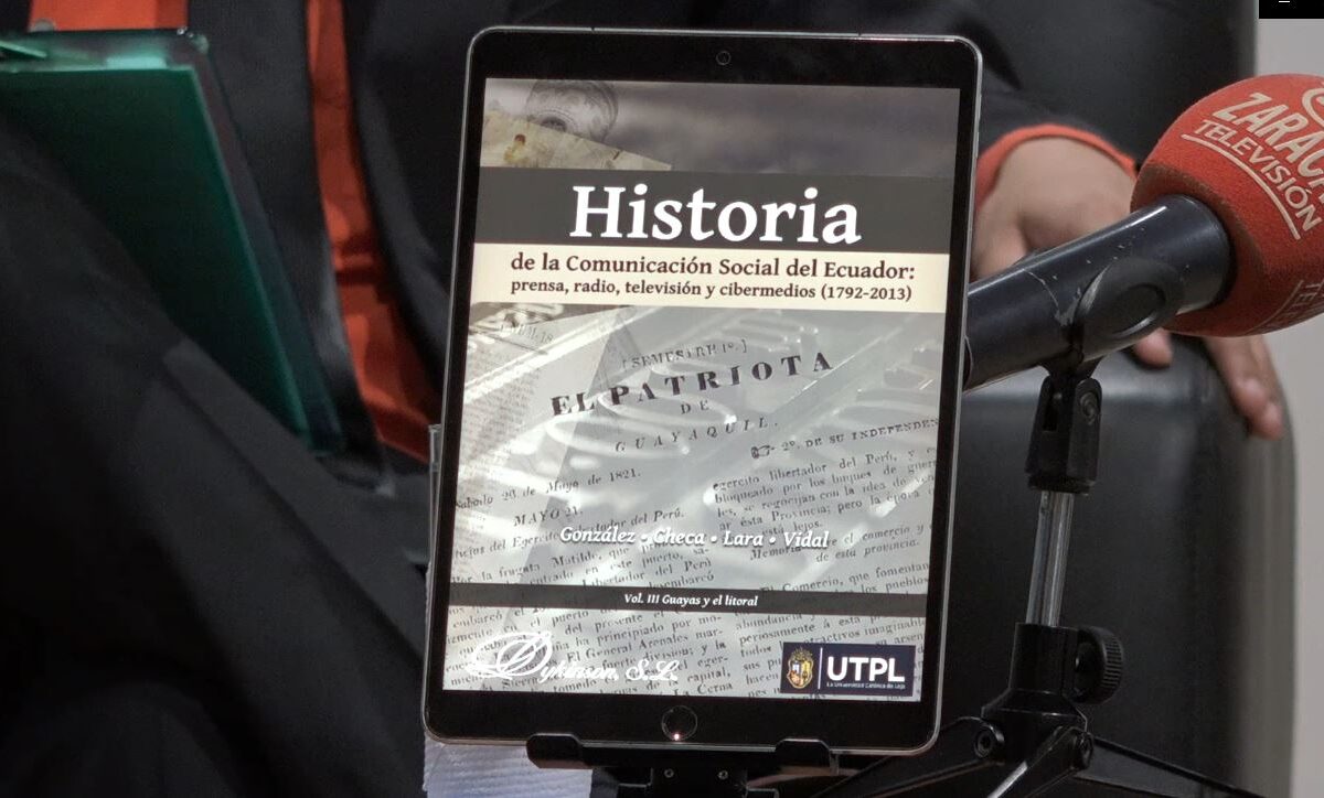 SE REALIZÓ LA PRESENTACIÓN DEL LIBRO “HISTORIA DE LA COMUNICACIÓN” SOCIAL DE SANTO DOMINGO DE LOS TSÁCHILAS