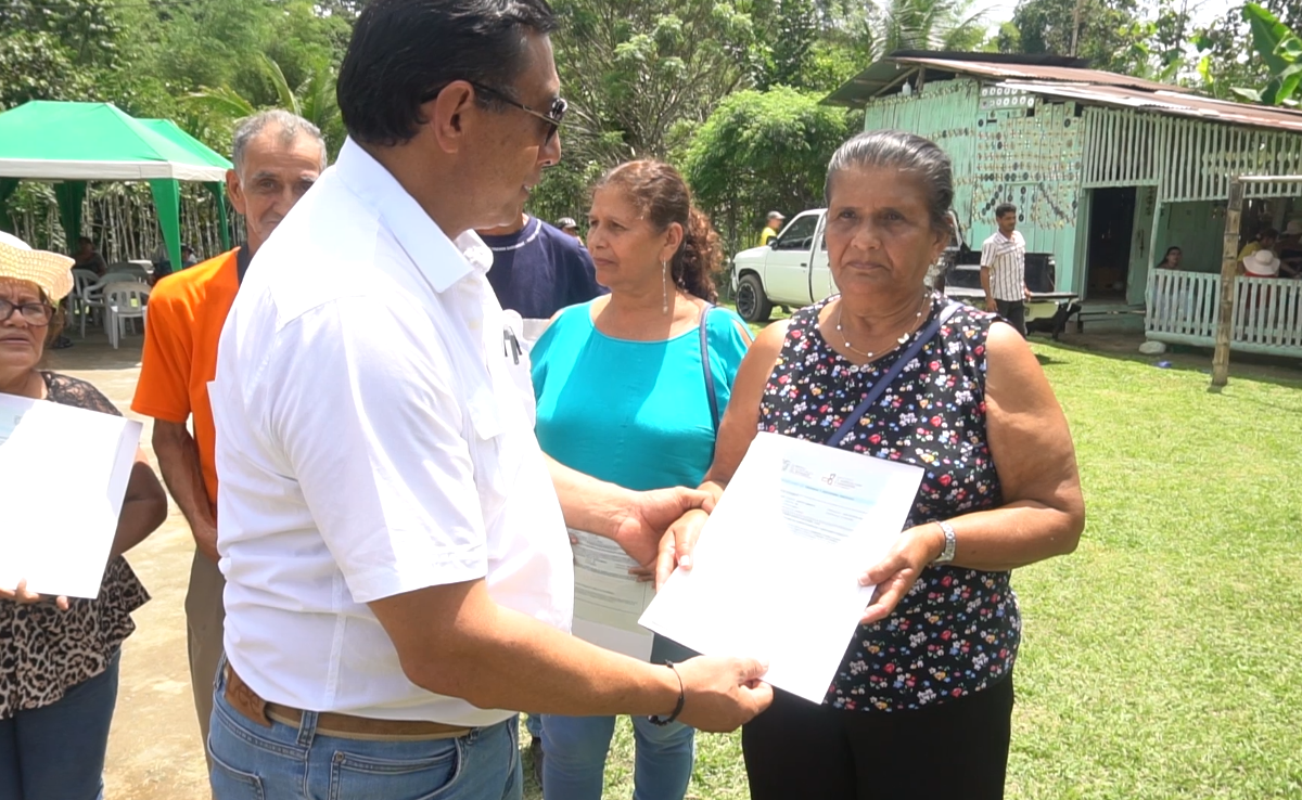 PEQUEÑOS PRODUCTORES  DEL RECINTO SAN ANDRÉS SE BENEFICIARON CON LA LEGALIZACIÓN DE TIERRAS