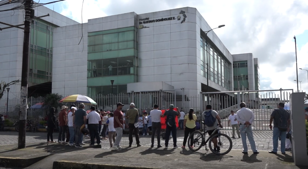 CONTINÚAN LOS RECLAMOS DE LOS TRABAJADORES DE LA SALUD DEL HOSPITAL GUSTAVO DOMÍNGUEZ