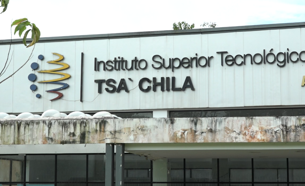 UNA ALERTA DE BOMBA SORPRENDIÓ A LA COMUNIDAD EDUCATIVA DEL INSTITUTO SUPERIOR TECNOLÓGICO TSÁCHILA