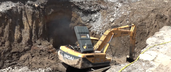 EL CIERRE VIAL ENTRE LA AVENIDA LOS COLONOS Y LA COOPERATIVA GRAN COLOMBIA CAUSA ESTRAGOS