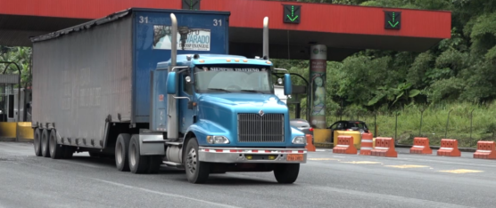 LA FALTA DE ARREGLO DE LAS DIFERENTES VÍAS  ESTATALES OCASIONAN PÉRDIDAS ECONÓMICAS PARA  EL GREMIO DE TRANSPORTISTAS PESADOS