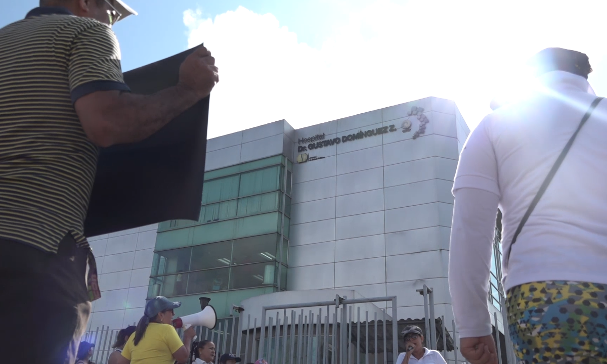 TRABAJADORES DEL HOSPITAL DR. GUSTAVO DOMÍNGUEZ, REALIZARON EL SÉPTIMO DÍA DE PLANTÓN