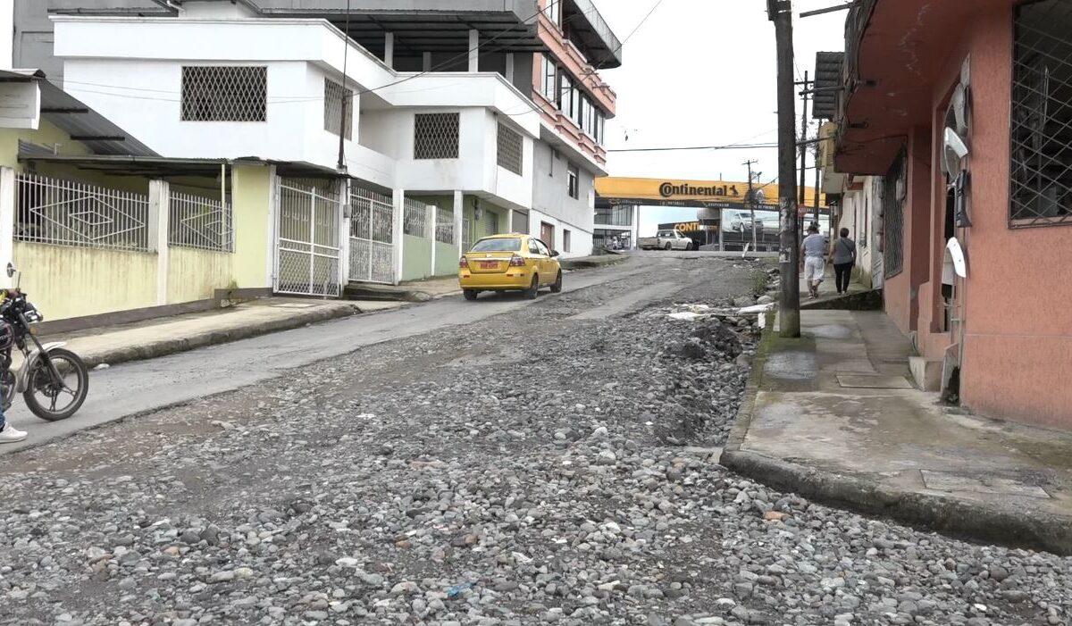 COMPLETAMENTE DESTRUIDA SE ENCUENTRA LA CALLE CALCHAQUÍES