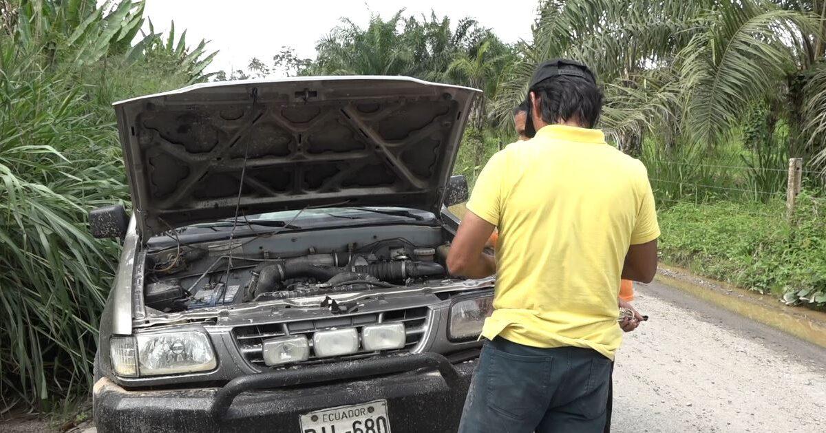 EL MAL ESTADO DE LA VÍA FLOR DEL VALLE – PUERTO QUITO OCASIONA MOLESTIAS A LOS CONDUCTORES