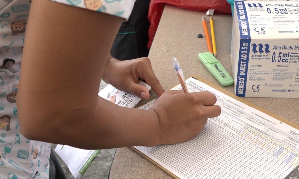 LA CAMPAÑA DE VACUNACIÓN CONTRA EL SARAMPIÓN, LA POLIOMIELITIS Y LA RUBÉOLA HA ALCANZADO YA UN 53%