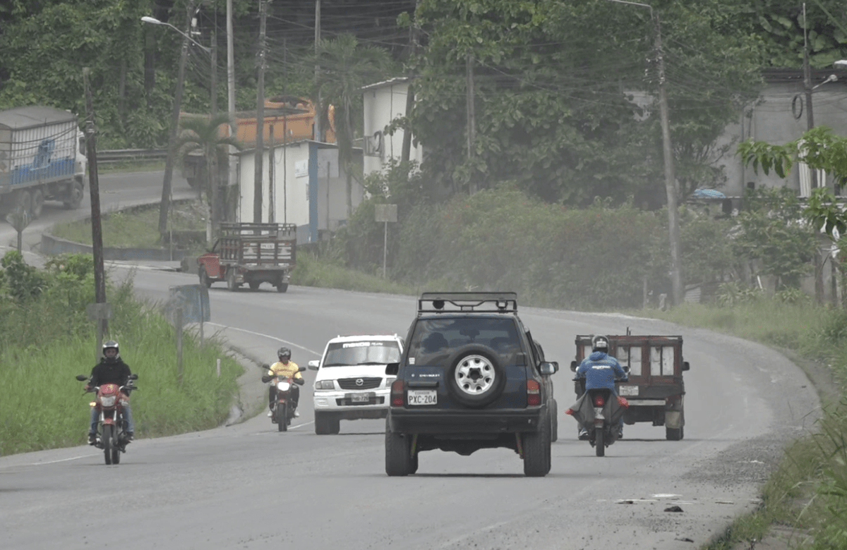 LA PREFECTURA DE SANTO DOMINGO DE LOS TSÁCHILAS SOLICITÓ AL MTOP LA COMPETENCIA DE VARIAS VÍAS