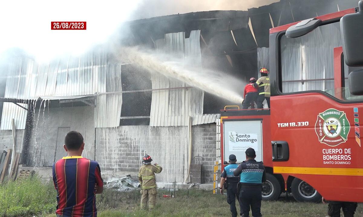 BOMBEROS DE SANTO DOMINGO GASTARON 60 MIL DÓLARES PARA ATENDER LAS DOS EMERGENCIAS DE INCENDIOS