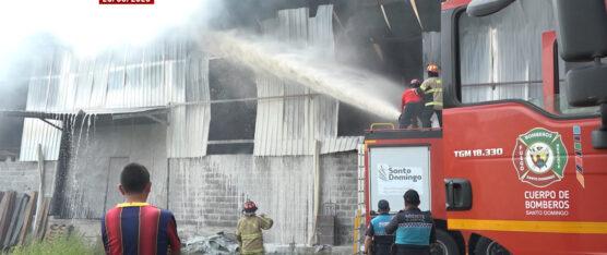BOMBEROS DE SANTO DOMINGO GASTARON 60 MIL DÓLARES PARA ATENDER LAS DOS EMERGENCIAS DE INCENDIOS