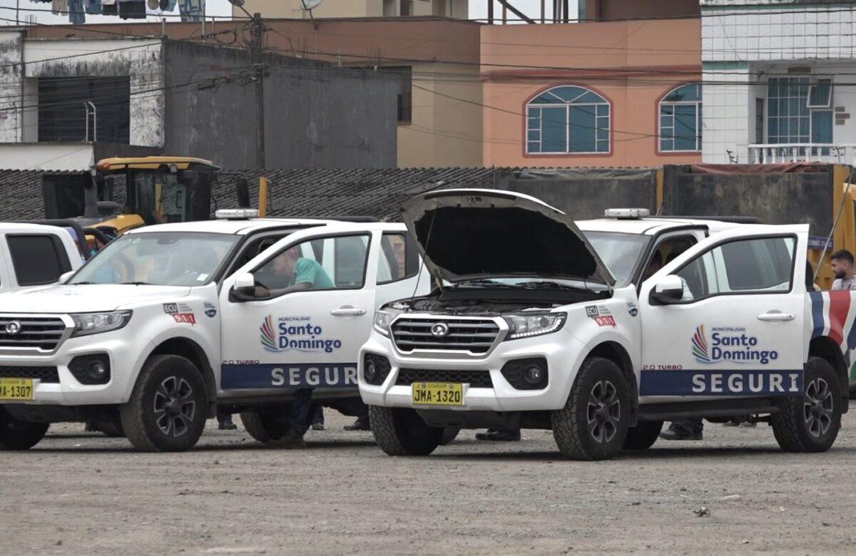 13 DE LAS 25 CAMIONETAS QUE ENTREGÓ EL MUNICIPIO DE SANTO DOMINGO A LA POLICÍA FUERON DEVUELTAS