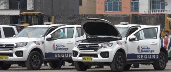 13 DE LAS 25 CAMIONETAS QUE ENTREGÓ EL MUNICIPIO DE SANTO DOMINGO A LA POLICÍA FUERON DEVUELTAS