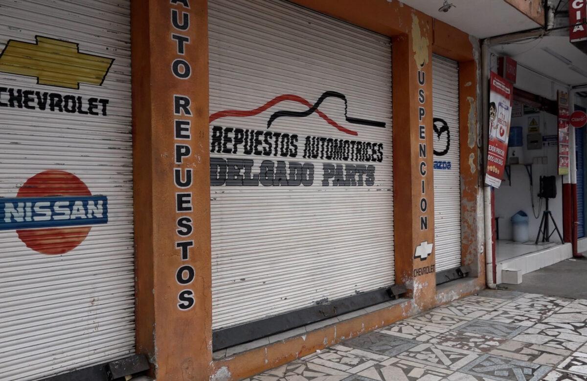 COMERCIANTES DE LA AVENIDA QUEVEDO SIENTEN TEMOR POR EXTORSIONADORES EN SANTO DOMINGO