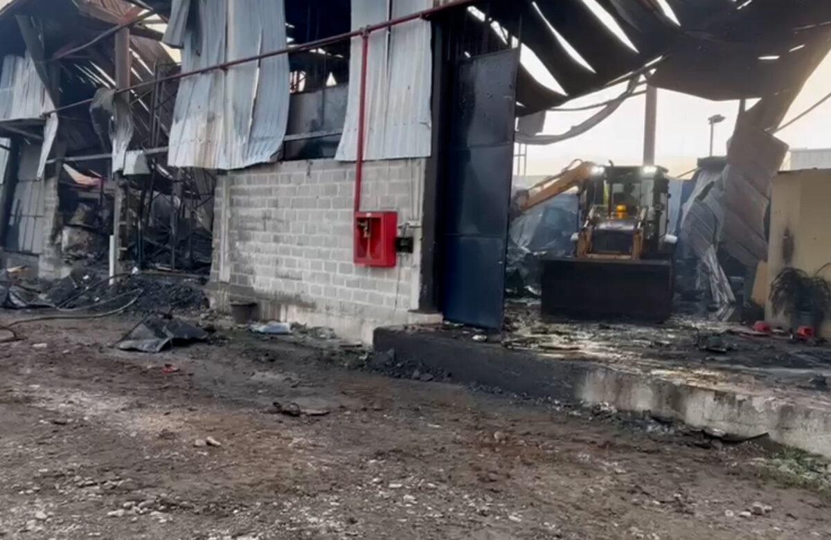 UNA BODEGA DE ELECTRODOMÉSTICOS EN EL KILÓMETRO 8 DE LA VÍA A QUEVEDO SE INCENDIÓ EL FIN DE SEMANA
