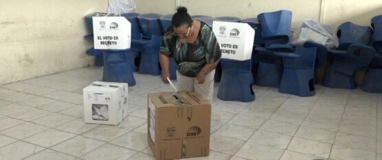 EN LOS 16 RECINTOS ELECTORALES DEL CANTÓN LA CONCORDIA HUBO POCA AFLUENCIA DE VOTANTES