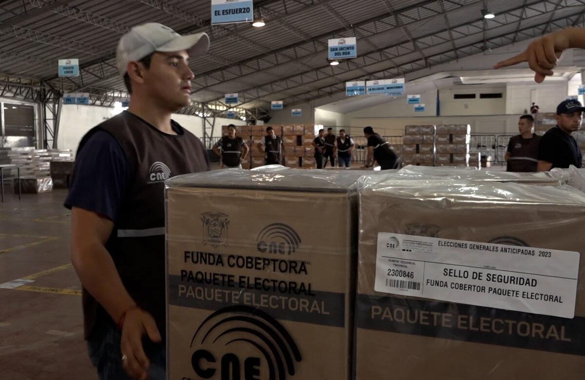 1.214 PAQUETES ELECTORALES LLEGARON AL CPE EN SANTO DOMINGO DE LOS TSÁCHILAS