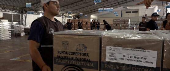 1.214 PAQUETES ELECTORALES LLEGARON AL CPE EN SANTO DOMINGO DE LOS TSÁCHILAS
