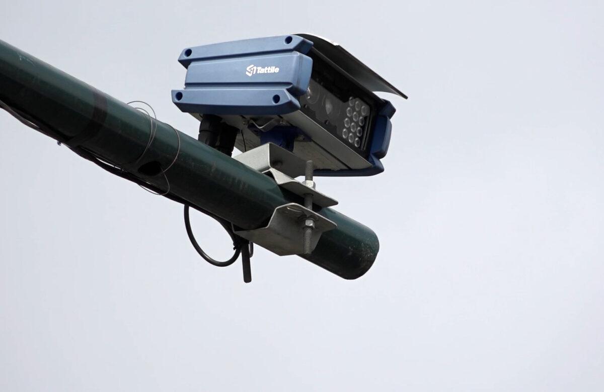 EMPEZARON A MULTAR LOS 26 FOTORROJOS QUE SE ENCUENTRAN EN EL BY PASS DE SANTO DOMINGO