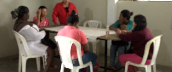 40 MUJERES QUE FUERON VÍCTIMAS DE VIOLENCIA EN ZONAS RURALES DE SANTO DOMINGO RECIBEN UN TALLER