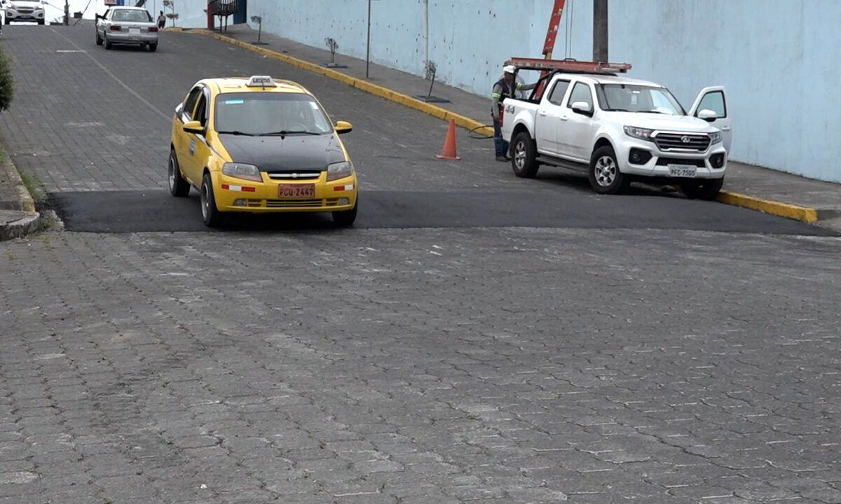 LA COLOCACIÓN DE UN MURO PREOCUPA A CONDUCTORES EN LA CALLE. MONS. PEDRO SCHUMACHER