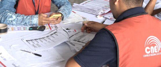 LAS ORGANIZACIONES POLÍTICAS ENCAMINAN SU APOYO A UNO DE LOS DOS PRESIDENCIABLES