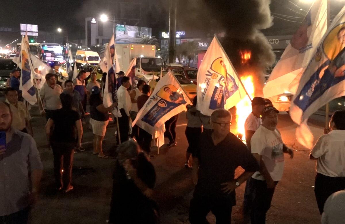 SIMPATIZANTES DE FERNANDO VILLAVICENCIO EXIGEN JUSTICIA TRAS SU TRÁGICA MUERTE