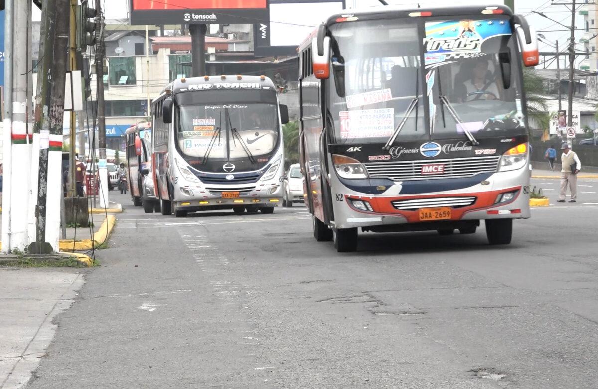 ORGANIZACIONES SOCIALES EN SANTO DOMINGO, RECHAZAN LA POSIBLE ALZA DE PASAJES