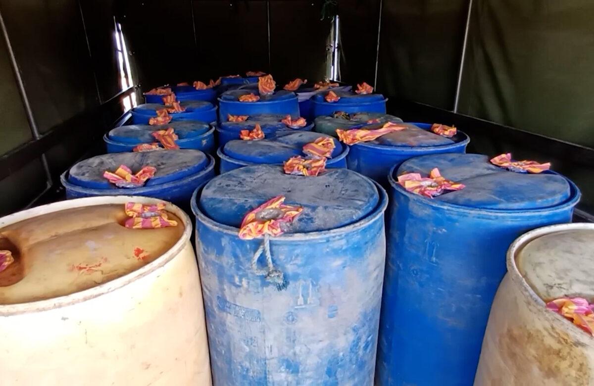 LA FUERZA DE TAREA CONJUNTA DECOMISÓ 1.200 GALONES DE COMBUSTIBLE  EN ESMERALDAS