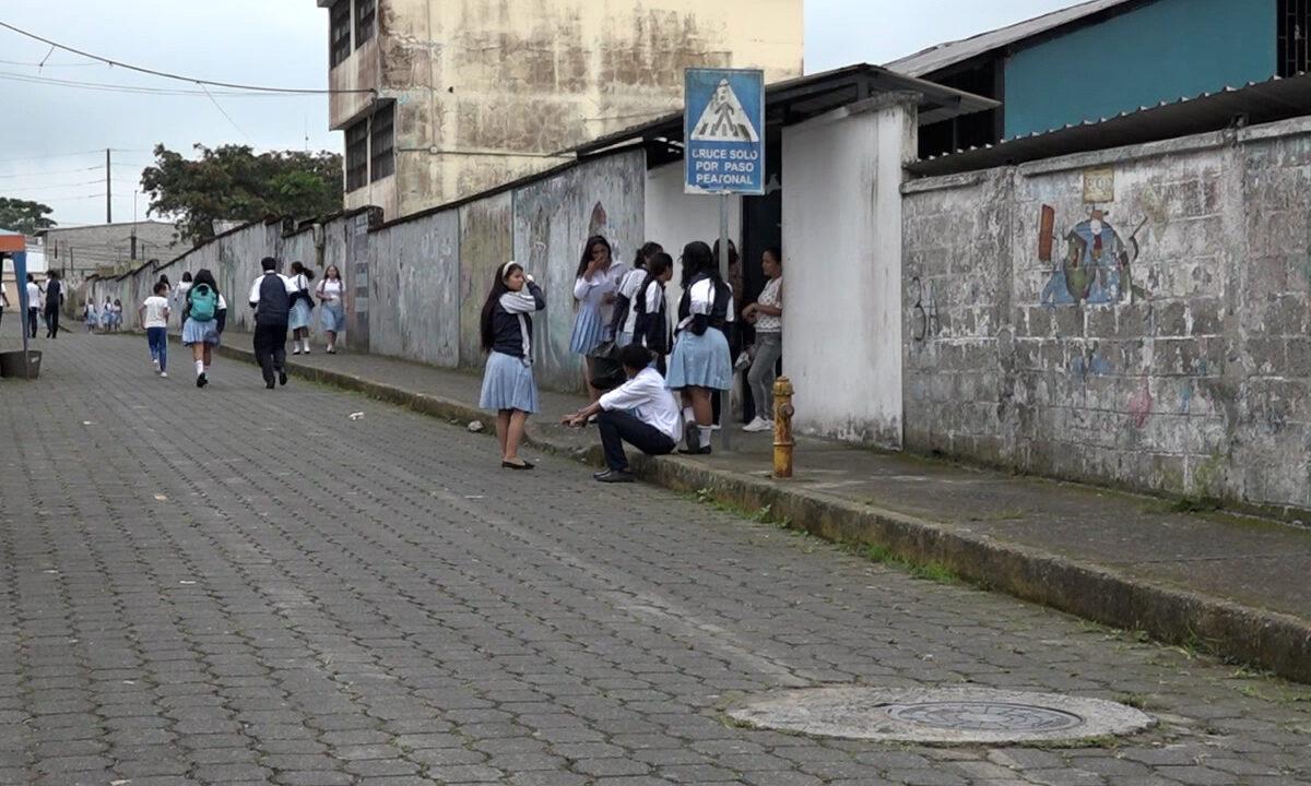 NO HAY PRESENCIA POLICIAL EN LAS UNIDADES EDUCATIVAS DE SANTO DOMINGO