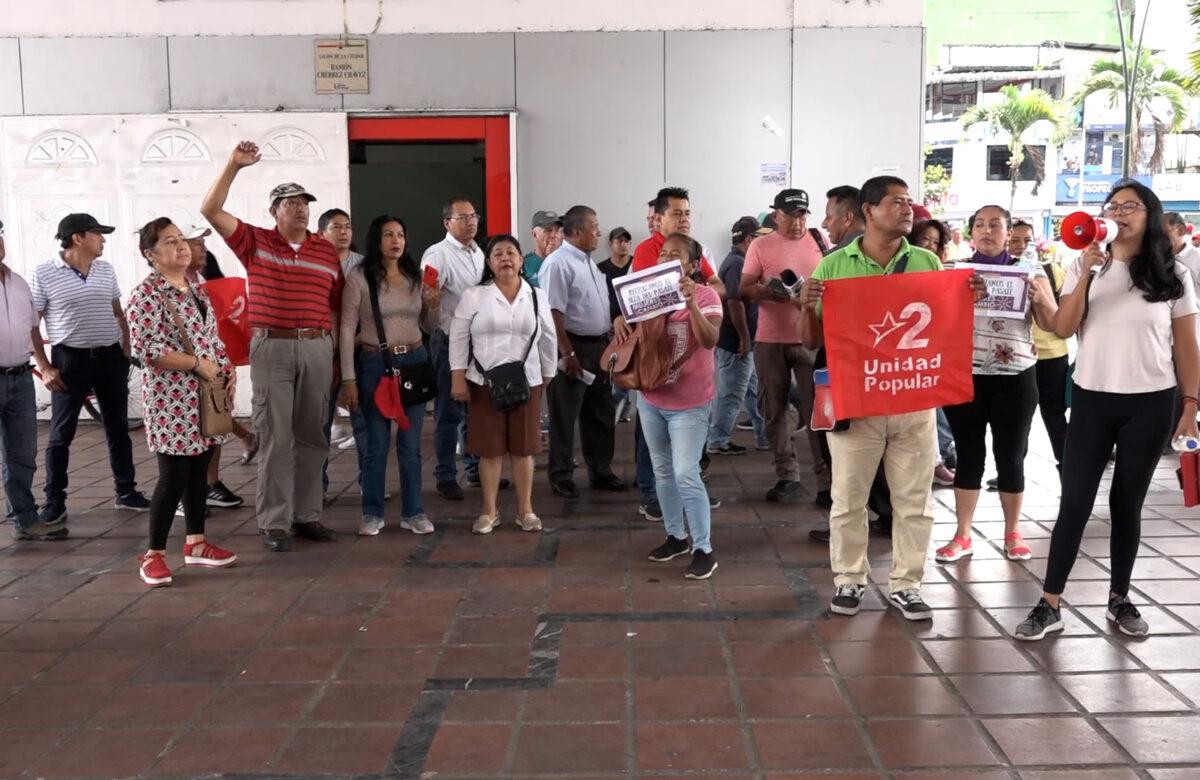 EXIGEN A LAS AUTORIDADES CANTONALES QUE SOLUCIONEN Y SE FIJE LA TARIFA DEL PASAJE EN $0,30 CTVS.