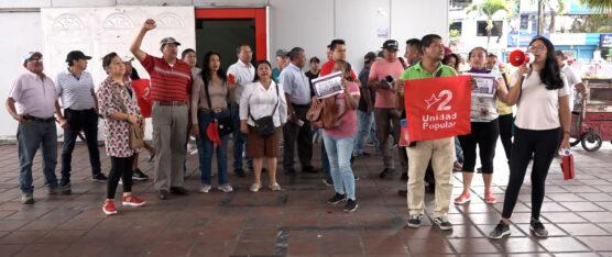 EXIGEN A LAS AUTORIDADES CANTONALES QUE SOLUCIONEN Y SE FIJE LA TARIFA DEL PASAJE EN $0,30 CTVS.