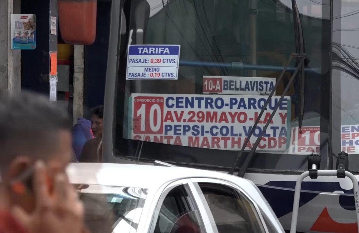 LA CIUDADANÍA EN SANTO DOMINGO SIGUE PAGANDO $0,39 Y $0,40 DE PASAJE EN EL TRANSPORTE URBANO