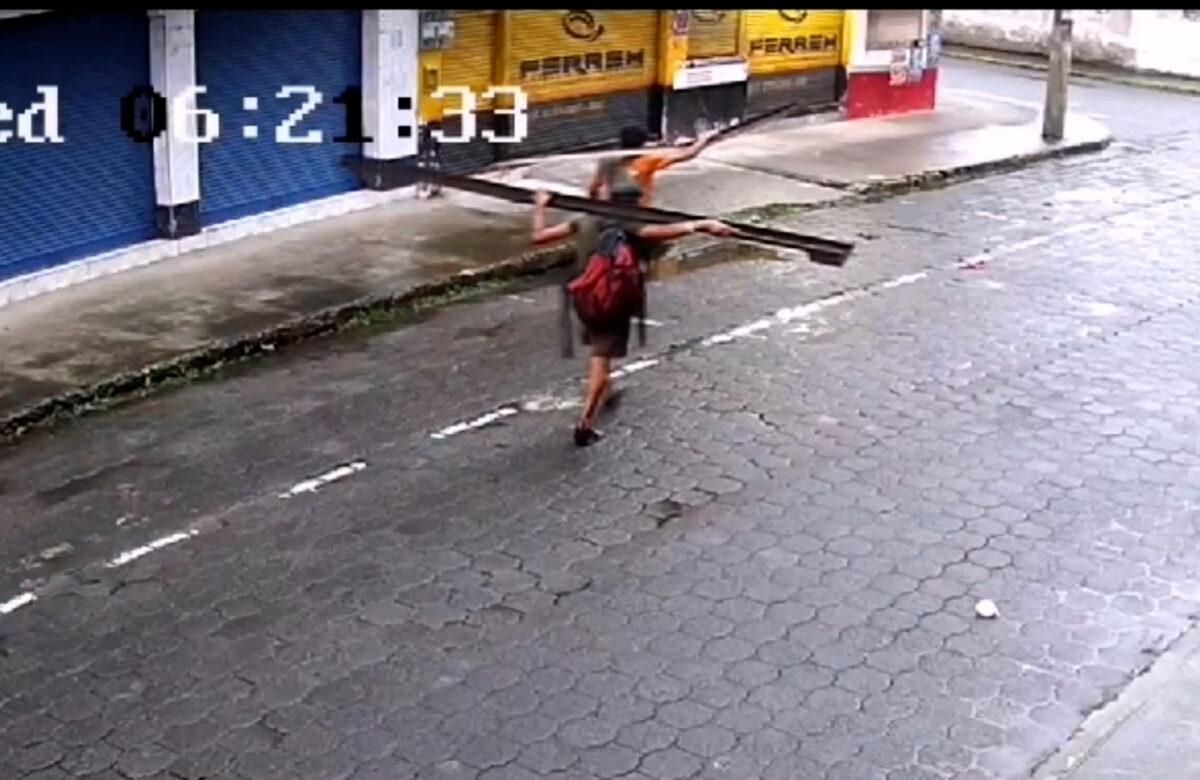 UN DELINCUENTE VULNERÓ LA SEGURIDAD DE UN LOCAL COMERCIAL EN LA AV. 29 DE MAYO