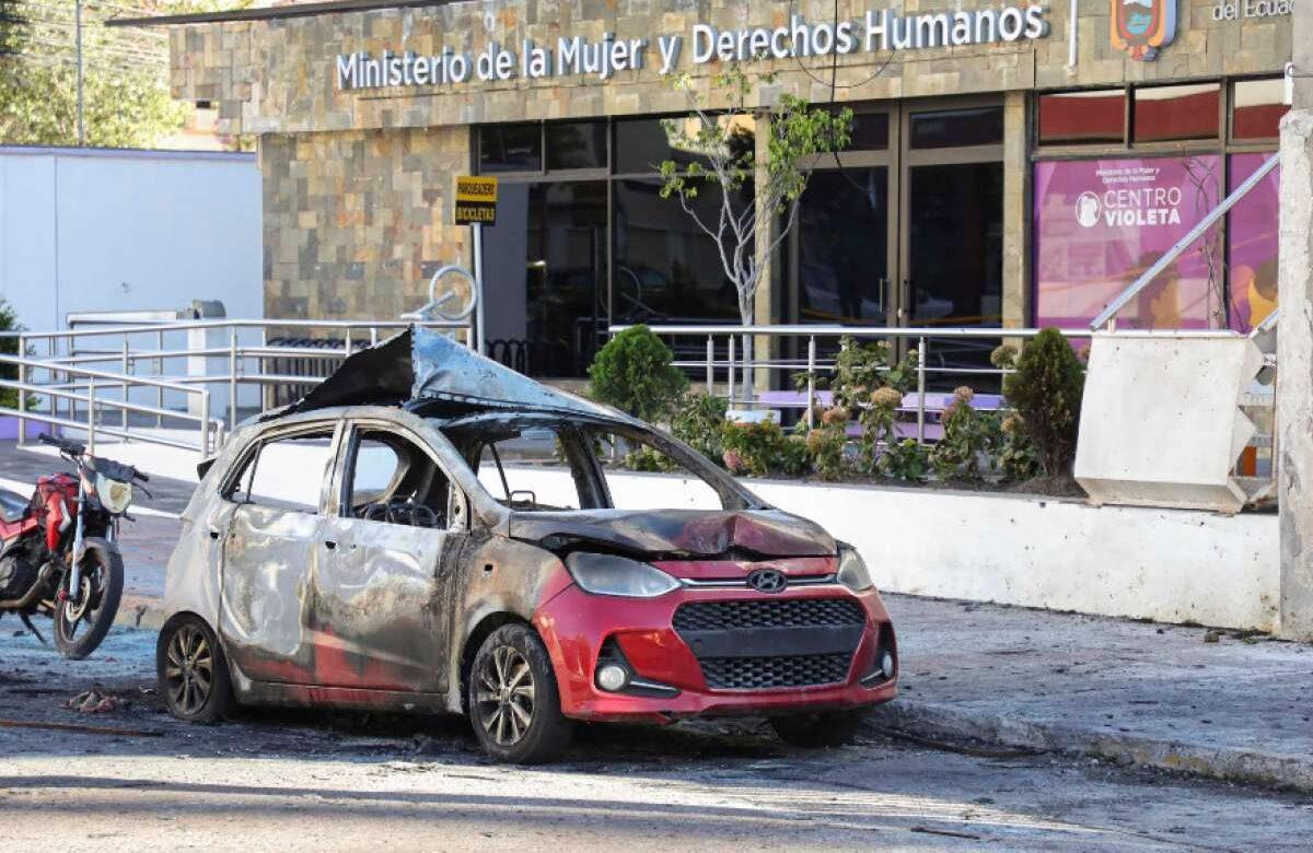 JUEZ DICTÓ PRISIÓN A SEIS DETENIDOS POR EXPLOSIÓN DE VEHÍCULO, EN QUITO