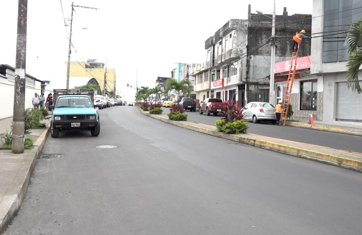 MORADORES DE LA URBANIZACIÓN CRUZ APOYAN LA CONSTRUCCIÓN DE LA CALLE IBARRA
