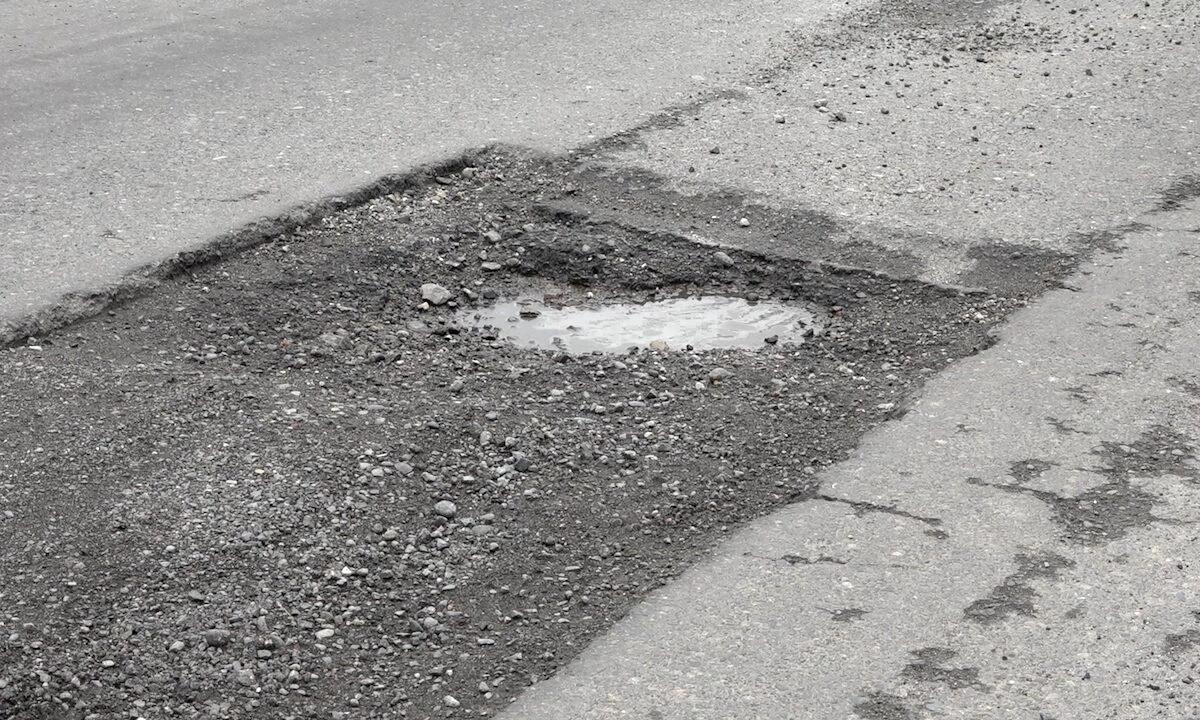 EN LAS CALLES PASAJE Y PIÑAS DE LA COOP. ASISTENCIA MUNICIPAL 1 SE EVIDENCIA EL DETERIORO VIAL