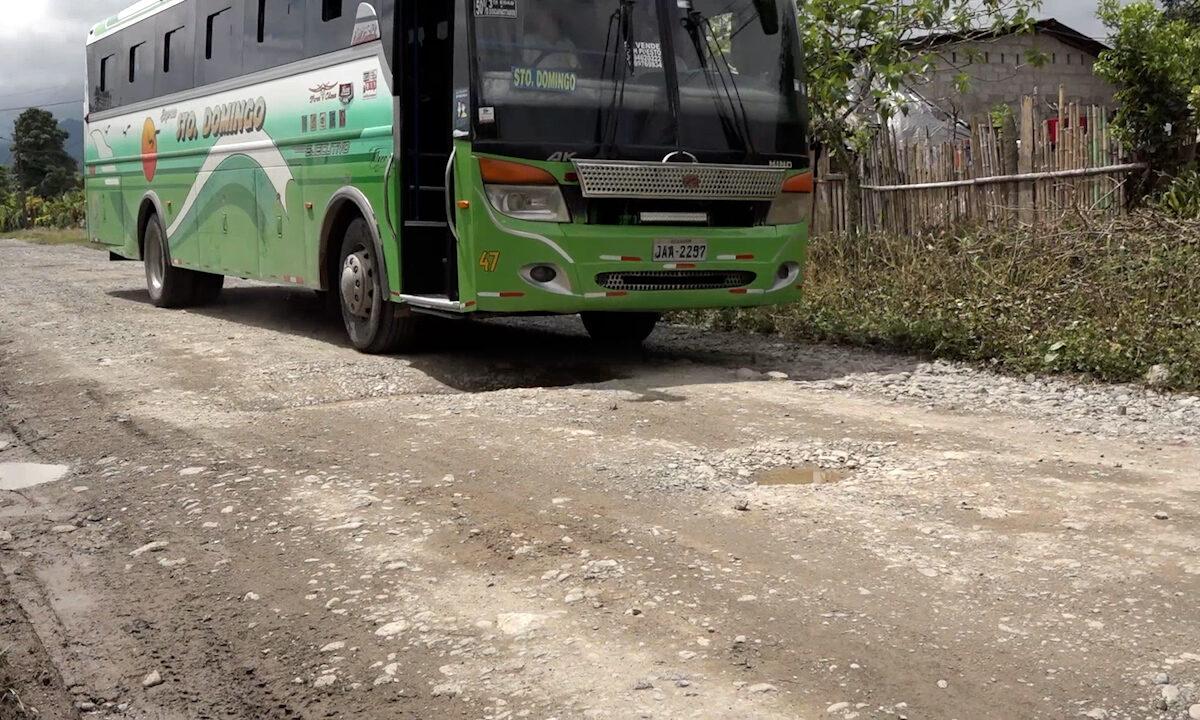 HABITANTES DE LA PARROQUIA SANTA MARÍA DEL TOACHI PIDEN EL MANTENIMIENTO VIAL DE LA ZONA