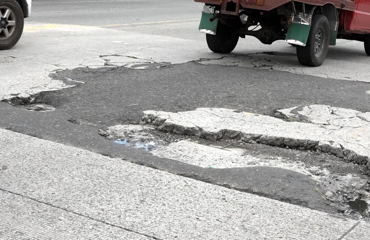 MUROS ROMPEVELOCIDADES EN MAL ESTADO SON UN PELIGRO PARA LOS CONDUCTORES