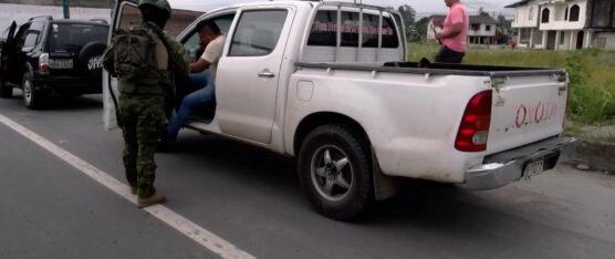 SE INTENSIFICA LOS OPERATIVOS DE CONTROL DE ARMAS POR PARTE LAS FF.AA. DEL ECUADOR EN QUININDÉ