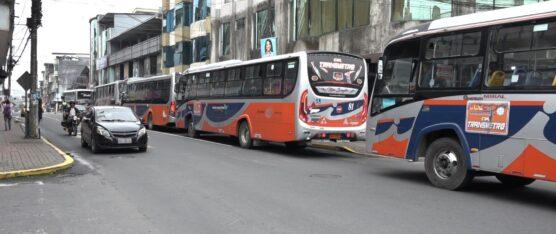 EL RUIDO EXCESIVO POR LAS BOCINAS DE LOS VEHÍCULOS CAUSA MOLESTIAS EN LA CALLE GALÁPAGOS