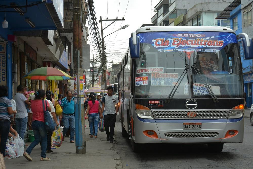 BUSES URBANOS IRRESPETAN PARADAS
