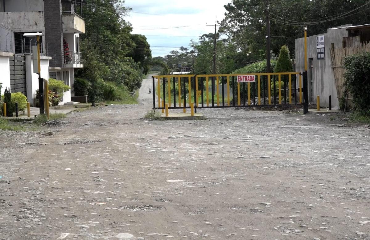 COLOCACIÓN DE PUERTAS EN LA ASOCIACIÓN DE MADEREROS