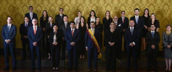 EL EQUIPO MINISTERIAL DE NOBOA TIENE UNA MEDIA DE 42 AÑOS