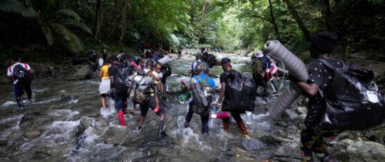 ECUATORIANOS BUSCAN LLEGAR A ESTADOS UNIDOS