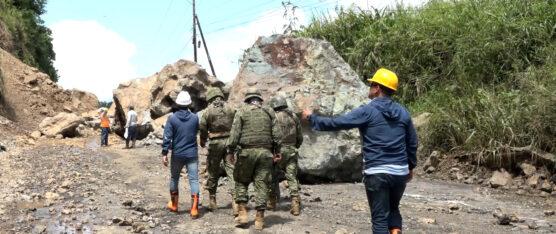 SE DINAMITARON ROCAS EN LA VÍA ALÓAG – SANTO DOMINGO