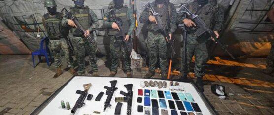 SIGUEN HALLANDO ESCONDITES DE ARMAS EN CÁRCELES DE ECUADOR