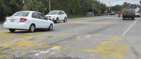 MUROS DE LA VÍA CHONE EN MAL ESTADO