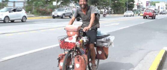 PAREJA JAPONESA RECORRE EL ECUADOR EN BICICLETA