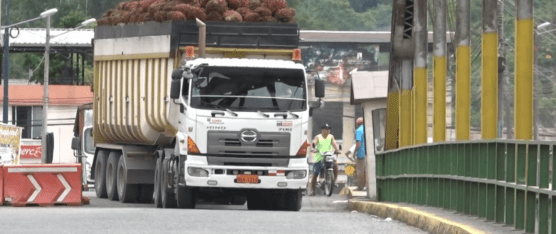 NO HAY CONTROL DE TRÁNSITO EN EL PUENTE SOBRE EL RÍO BLANCO DE VALLE HERMOSO